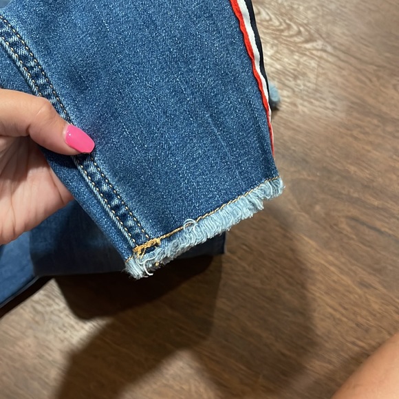 Hollister-7R - Picture 3 of 6